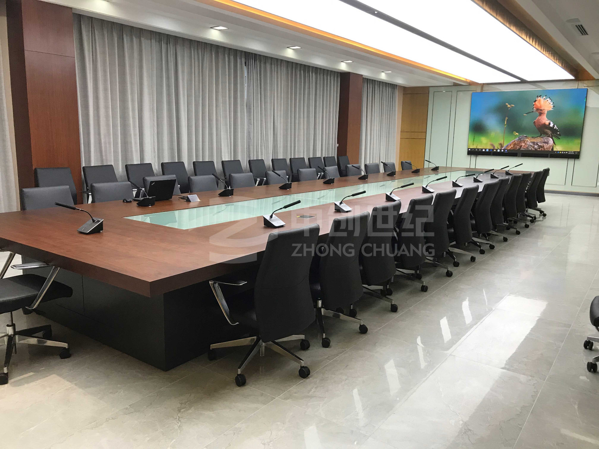 深圳市龍崗區(qū)深高速五聯(lián)綜合服務(wù)樓高層會議室側(cè)面照.jpg 深圳市龍崗區(qū)深高速五聯(lián)綜合服務(wù)樓高層會議室側(cè)面照.jpg